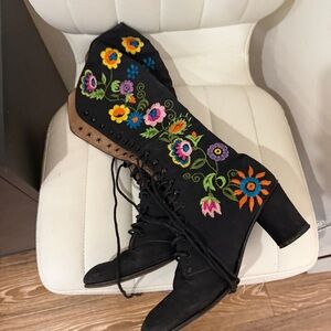 Vtg 60s Floral Embroidered Black lace up gogo Boots